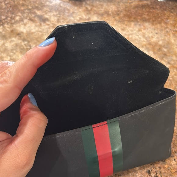 Vintage Black Red/ Green Stripe Gucci Hard Eyeglass Case Magnetic Closure - Picture 2 of 3